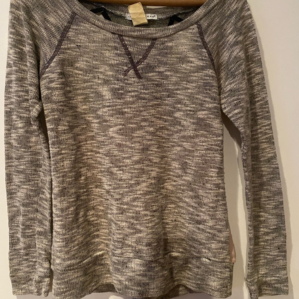 Bui Kah Yah thin sweater